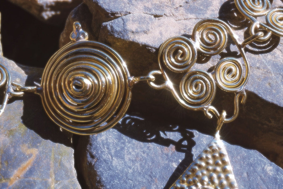 Máni Lapis Lazuli Brass Choker: Nordic Bronze Age Goddess Necklace (PRE-ORDER)